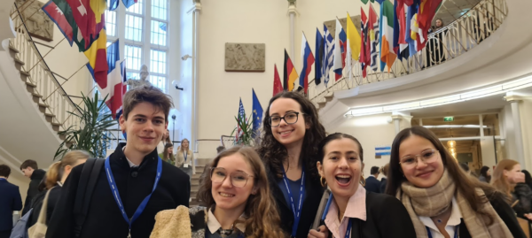 Aperçu de - Des élèves participent au MUN - Model United Nations - 2024